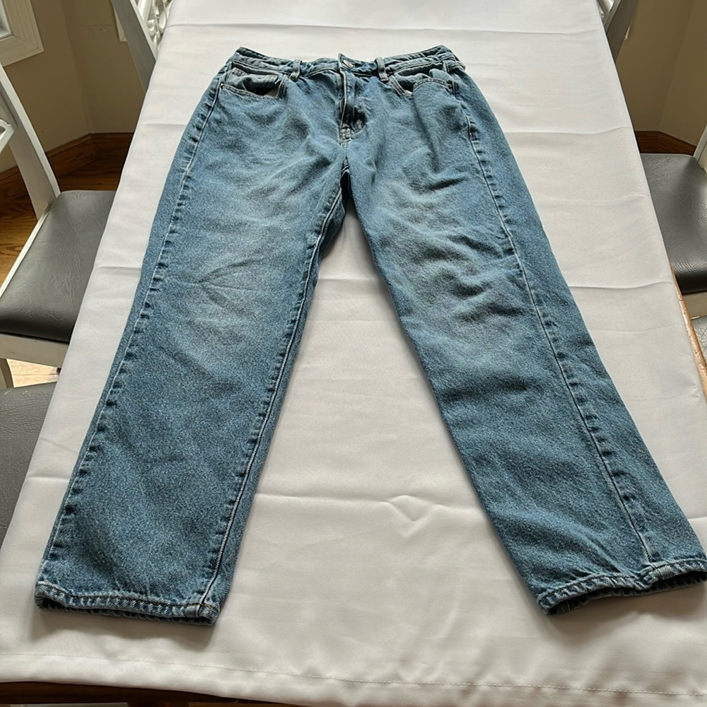 Pacsun mom jeans in the perfect denim blue!